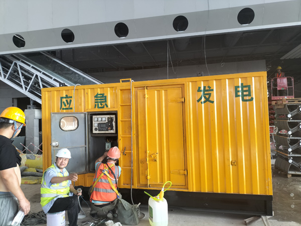 盐边怎样判断空气滤清器是否需要更换？